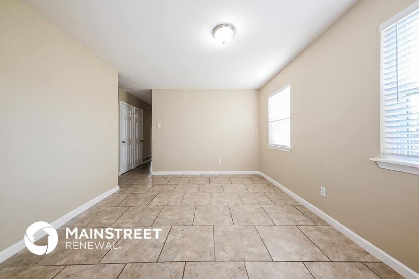 Building Photo - 14500 Oakwood Ln
