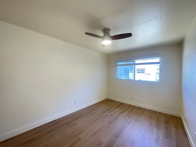 Building Photo - G22500E