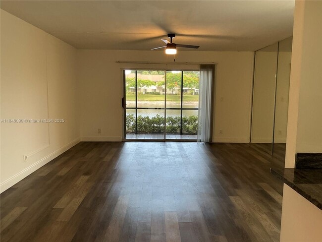 Building Photo - 407 Gardens Dr