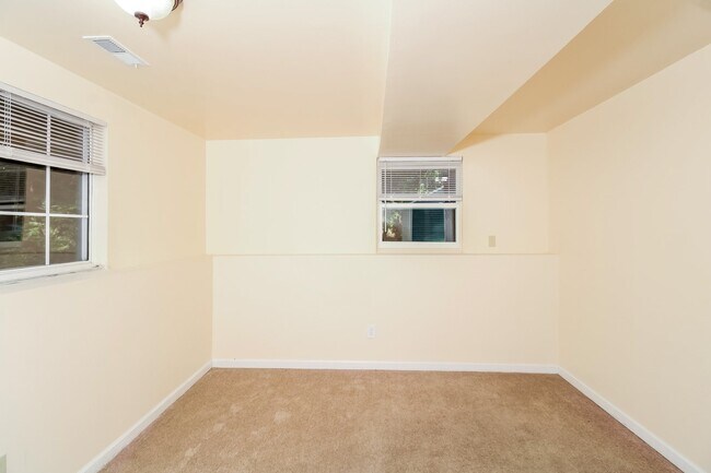 Building Photo - 3004 Windwood Pl