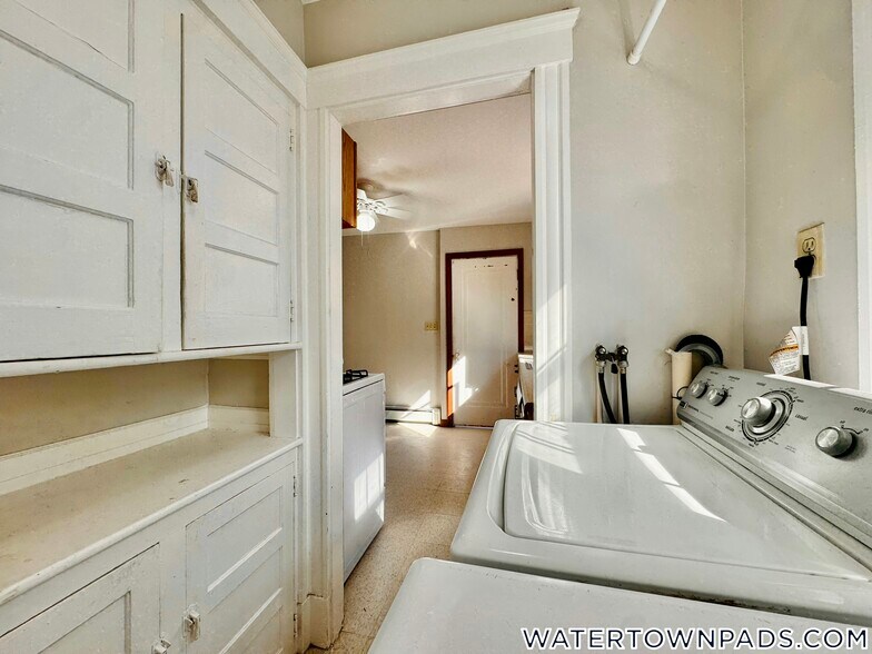 Building Photo - 137 Hillside Rd