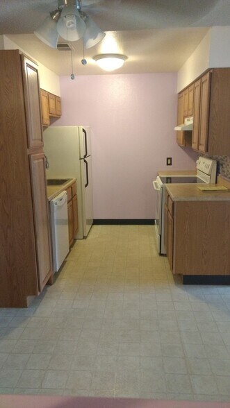 Building Photo - 1612 Cottonwood Dr