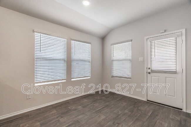 Building Photo - 825 Gerardia Ct