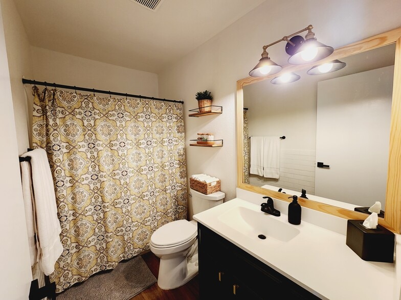 Guest Bathroom - 155 S Canyon Diablo Rd