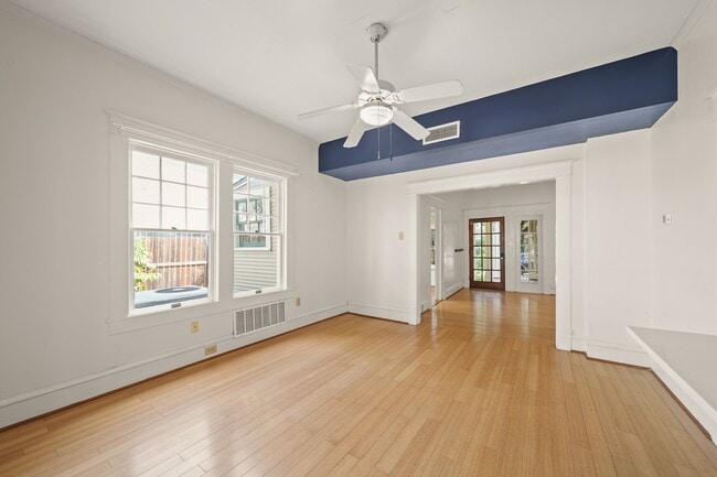 Building Photo - 406 Sul Ross St