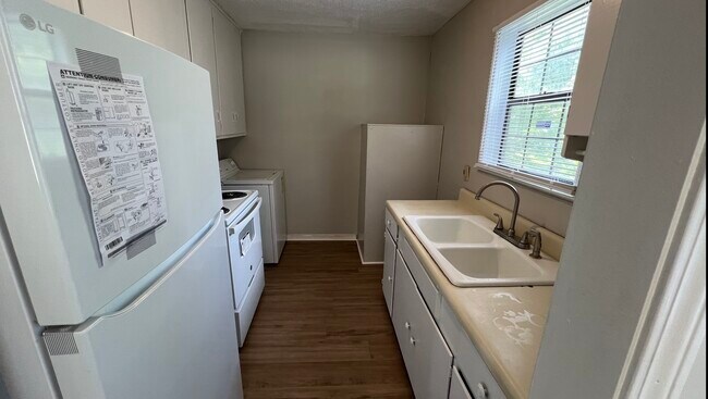 Kitchen - 311 W Sumter St