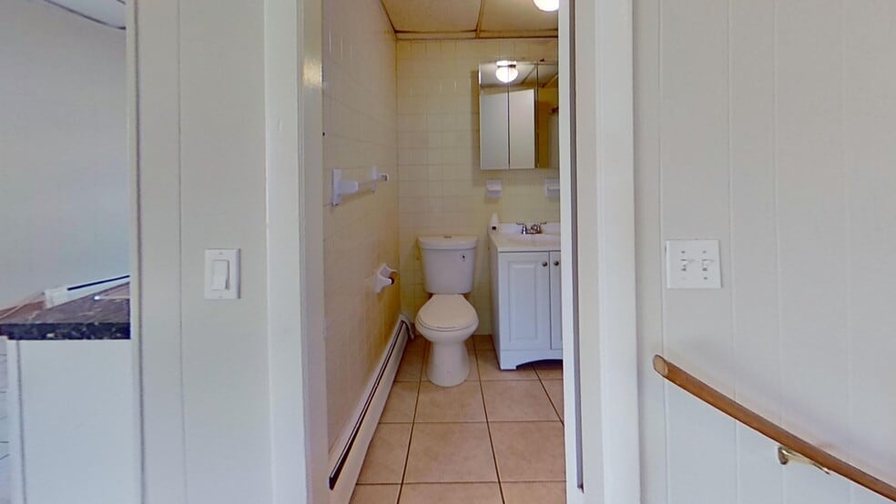 Building Photo - 5 Marion St