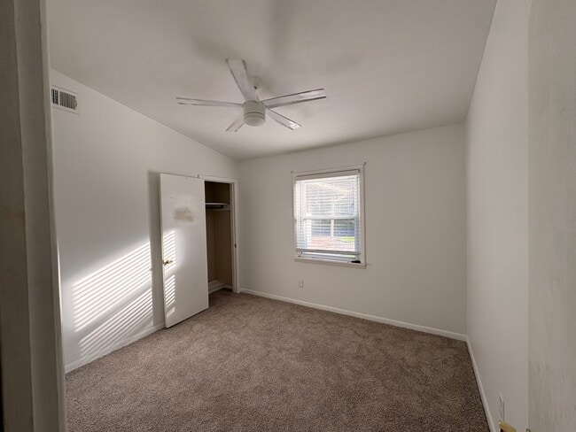 Building Photo - 602 Bellevue St
