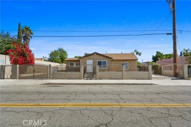 Primary Photo - 8457 Hemlock Ave