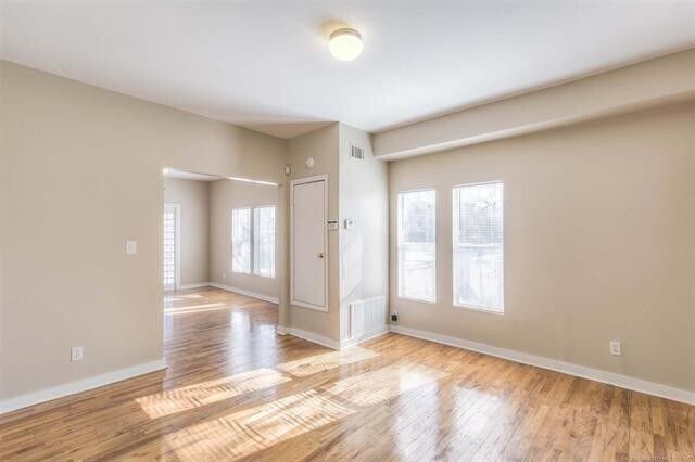 Building Photo - 1326 S Carthage Ave
