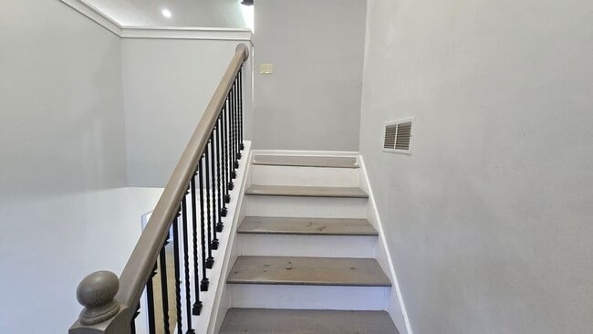 Building Photo - 5037 Camden Ct SW