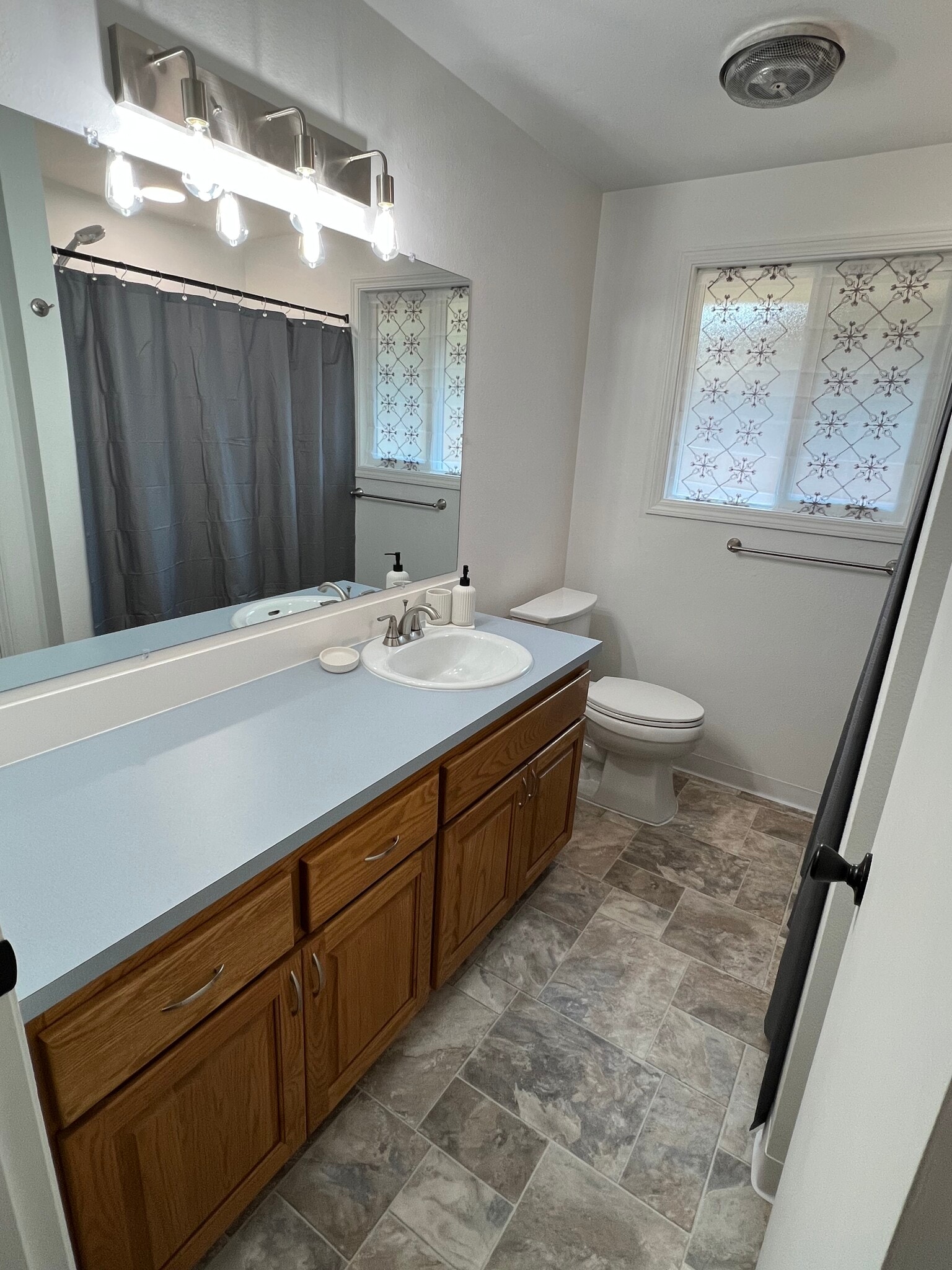 Bathroom - 14310 NE 14th Cir