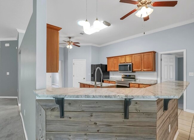 Building Photo - 5897 Saratoga Dr