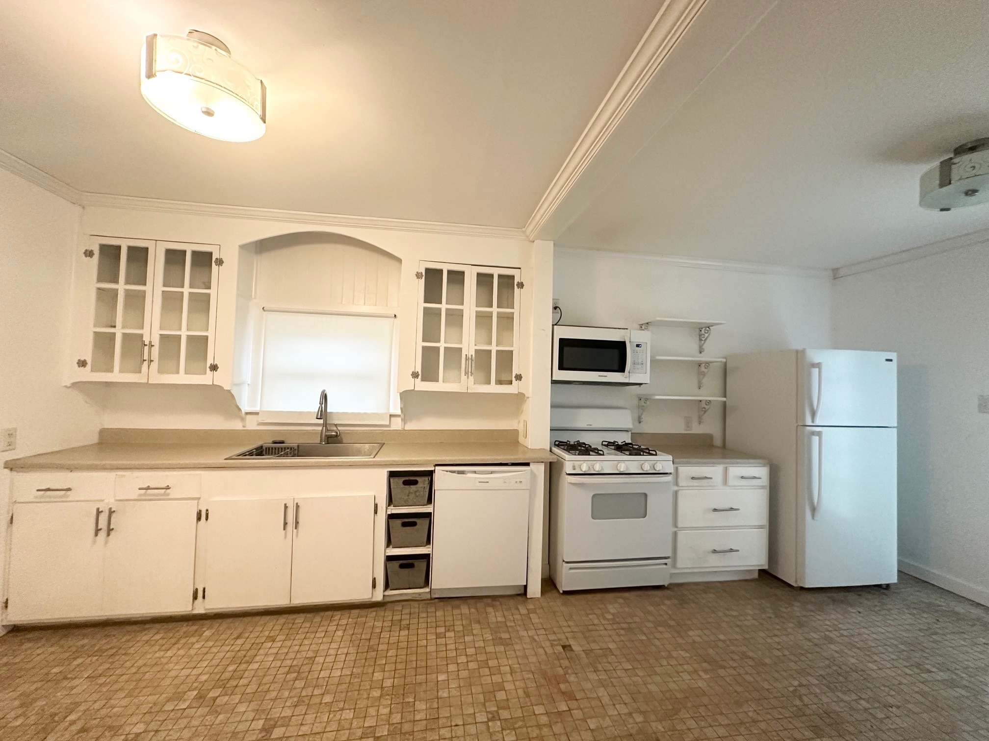 Building Photo - 218 First St