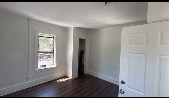 Building Photo - 622 N Beach St