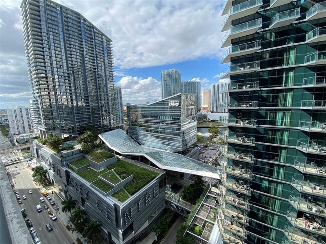 Building Photo - 801 S Miami Ave