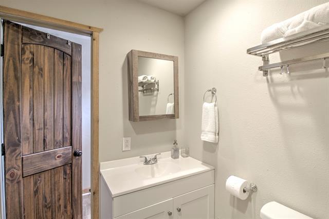 Building Photo - 179 Oak St