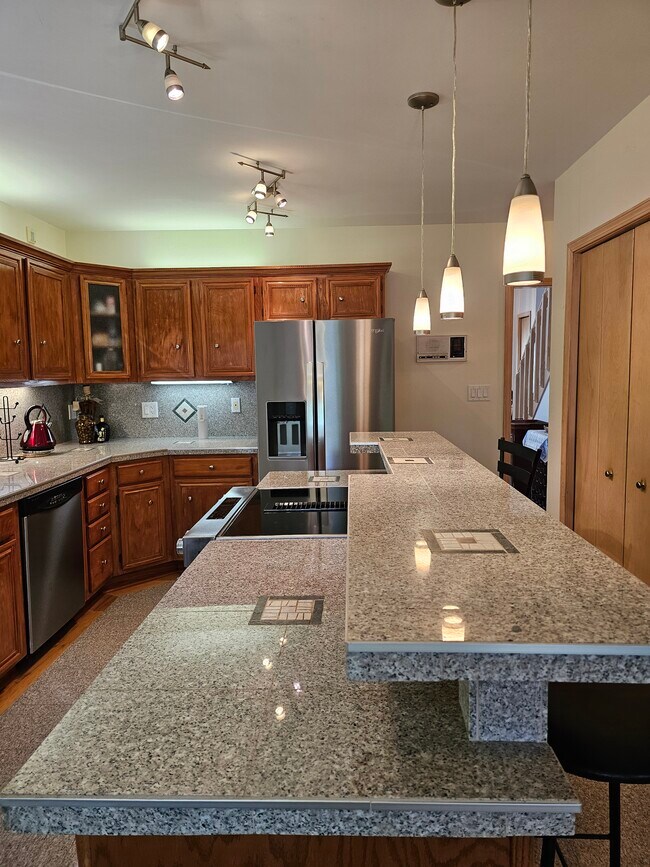 Building Photo - 5 Autumn Hill Ct