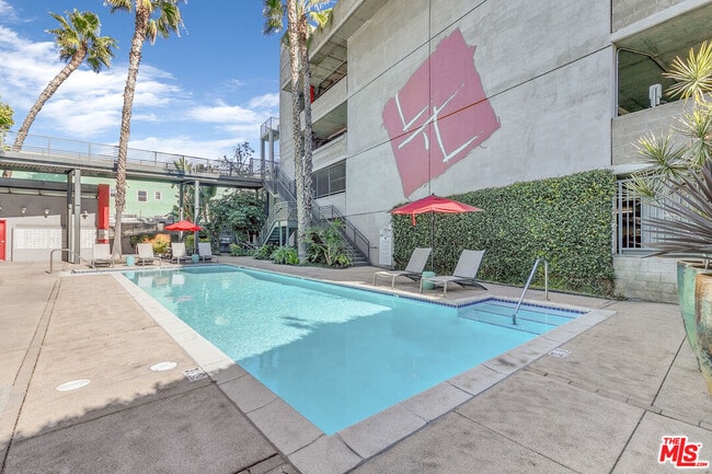 Building Photo - 420 San Pedro St