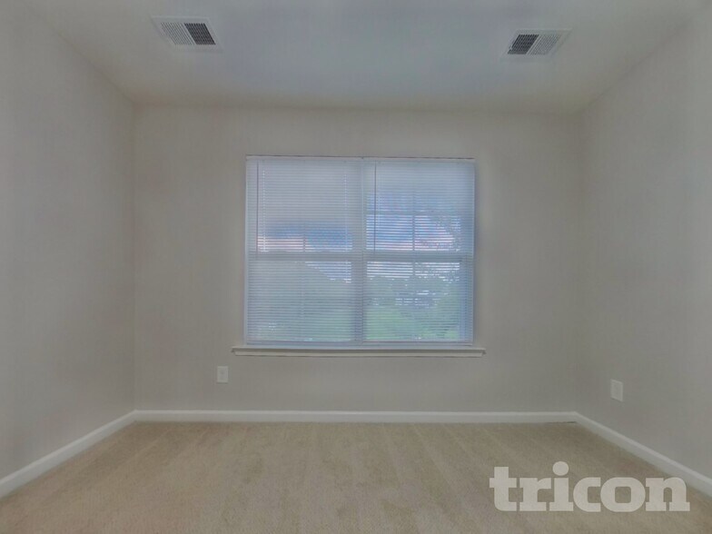 Building Photo - 323 Springwalk Ln