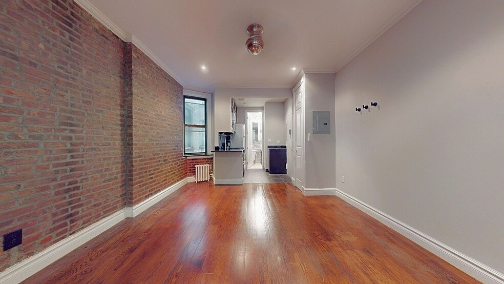 Building Photo - East 25th Street