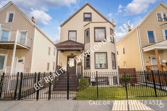 Building Photo - 2519 N Hamlin Ave