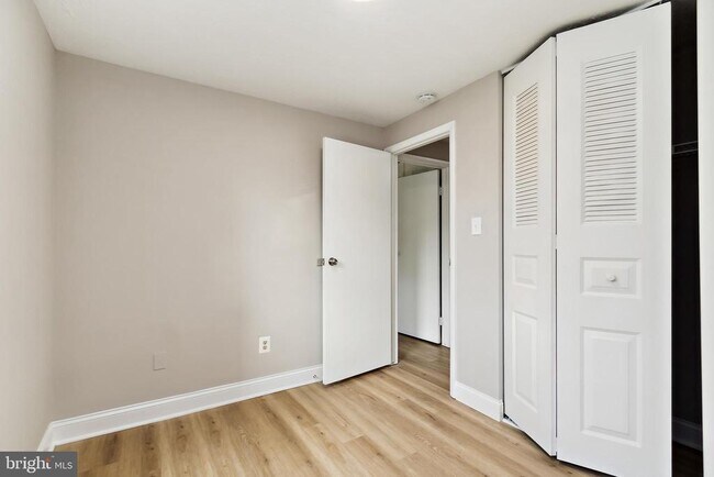 Building Photo - 3380 Longbow Ct