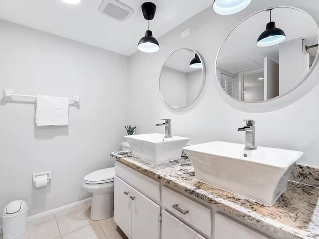 Building Photo - 3700 S Osprey Ave