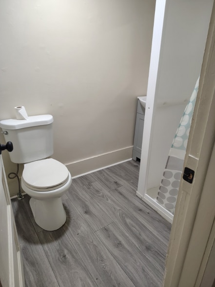 Building Photo - 1814 E Ganson St