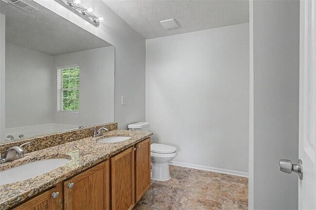 Building Photo - 488 Barclay Ct