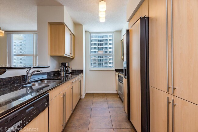 Building Photo - 2080 S Ocean Dr