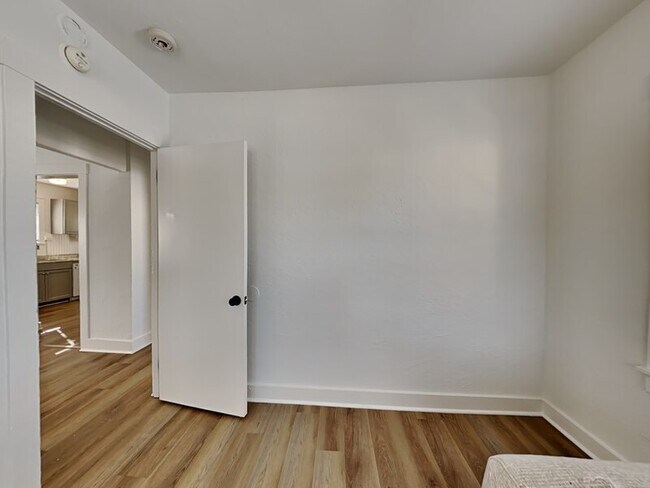 Building Photo - 604 Braddock Ave