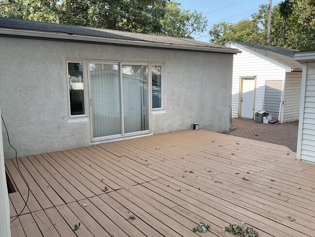 Building Photo - 708-710 1st Ave S