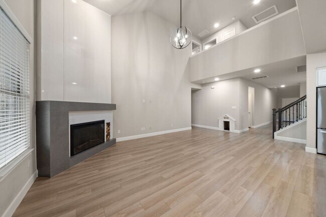 Building Photo - 6905 Etna Way