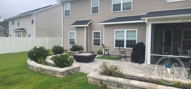 Building Photo - 983 Oak Crest Dr