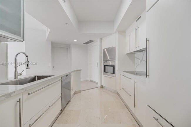 Building Photo - 450 Alton Rd