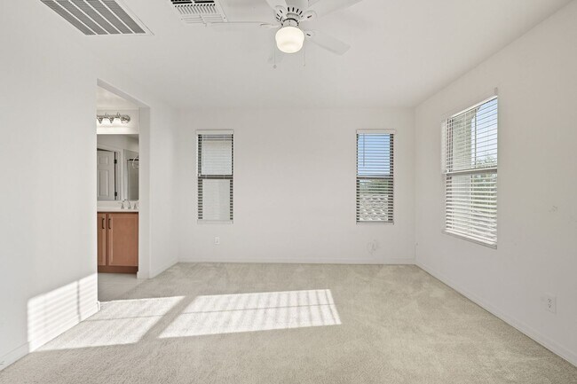 Building Photo - Three Bedrooms! Newer Neighborhood - conve...