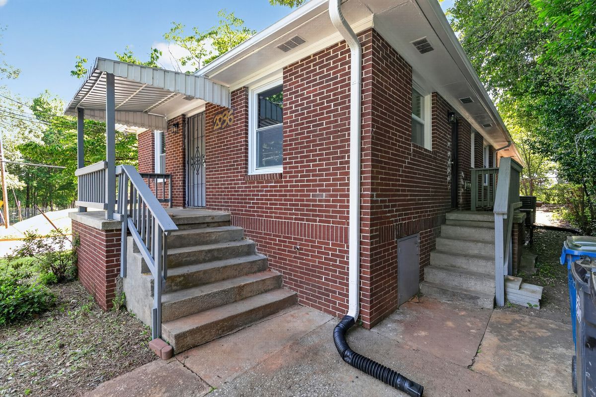 Building Photo - 2036 McPherson Dr