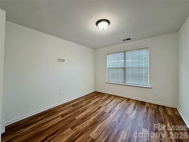 Building Photo - 4058 Glenlea Commons Dr
