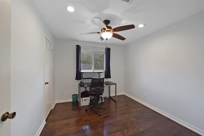 Building Photo - 1411 Cedar Pass Ct