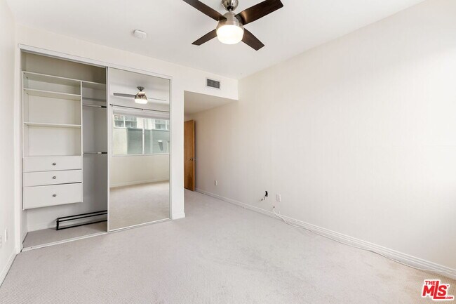 Building Photo - 171 N Church Ln