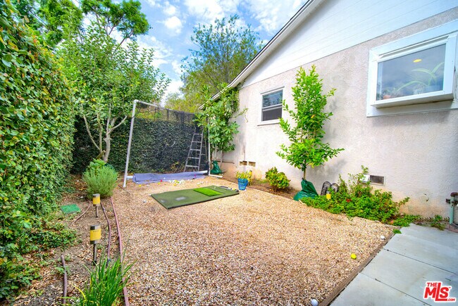 Building Photo - 3282 Stoner Ave