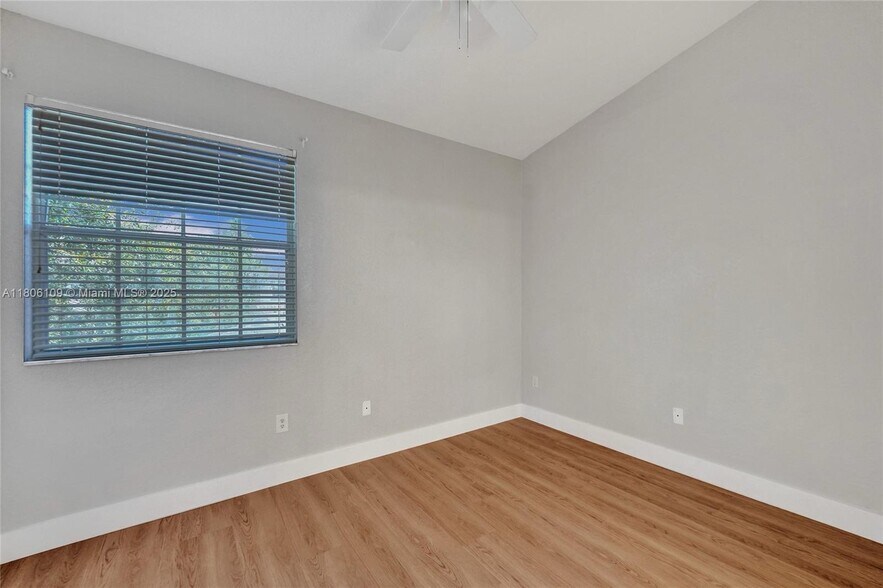 Building Photo - 781 SW 148th Ave