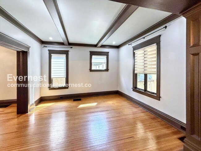 Building Photo - 1801 11th Pl S