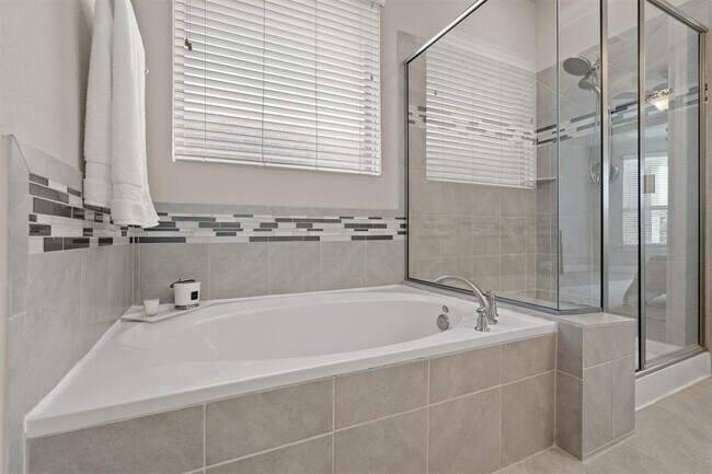 Building Photo - 3241 Aurelia Ln