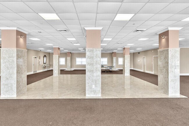 Building Photo - 400 Kings Point Dr