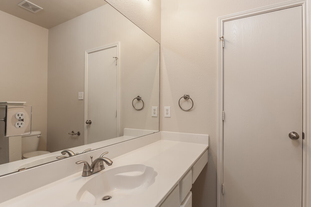 Building Photo - 10436 Fossil Hill Dr