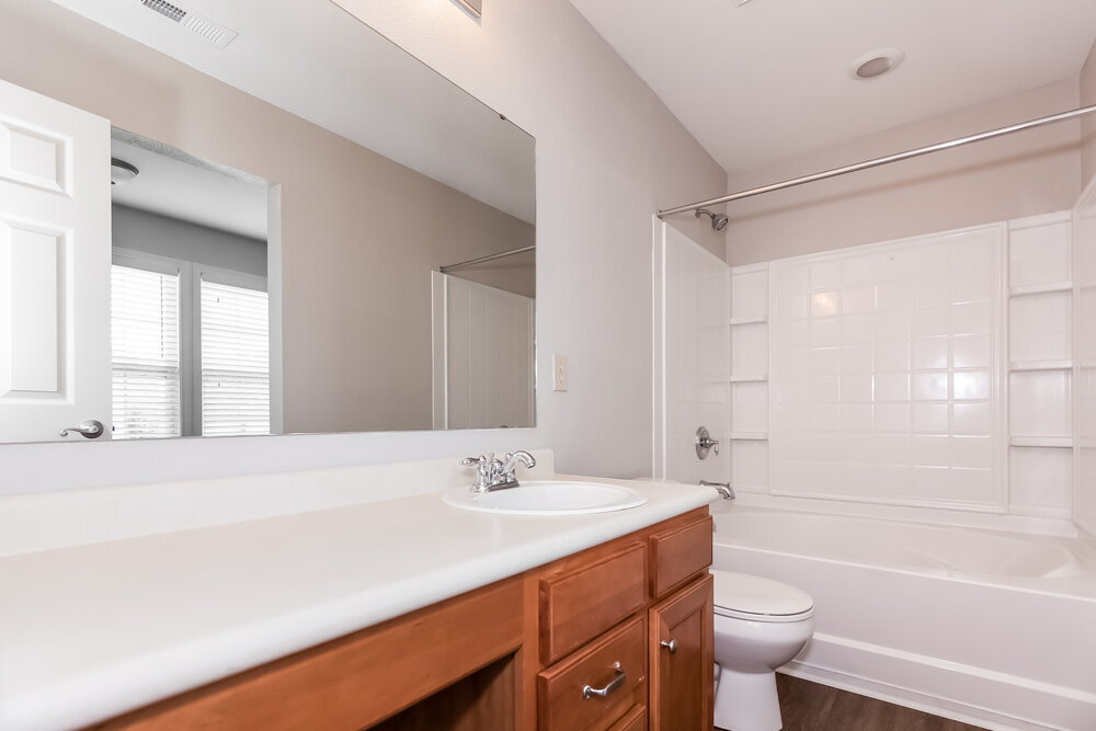 Building Photo - 943 Littleton Dr