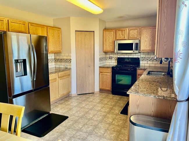 Building Photo - 2289 Grand Pointe Trail