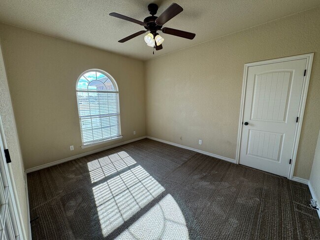 Building Photo - 601 W Little Dipper Dr